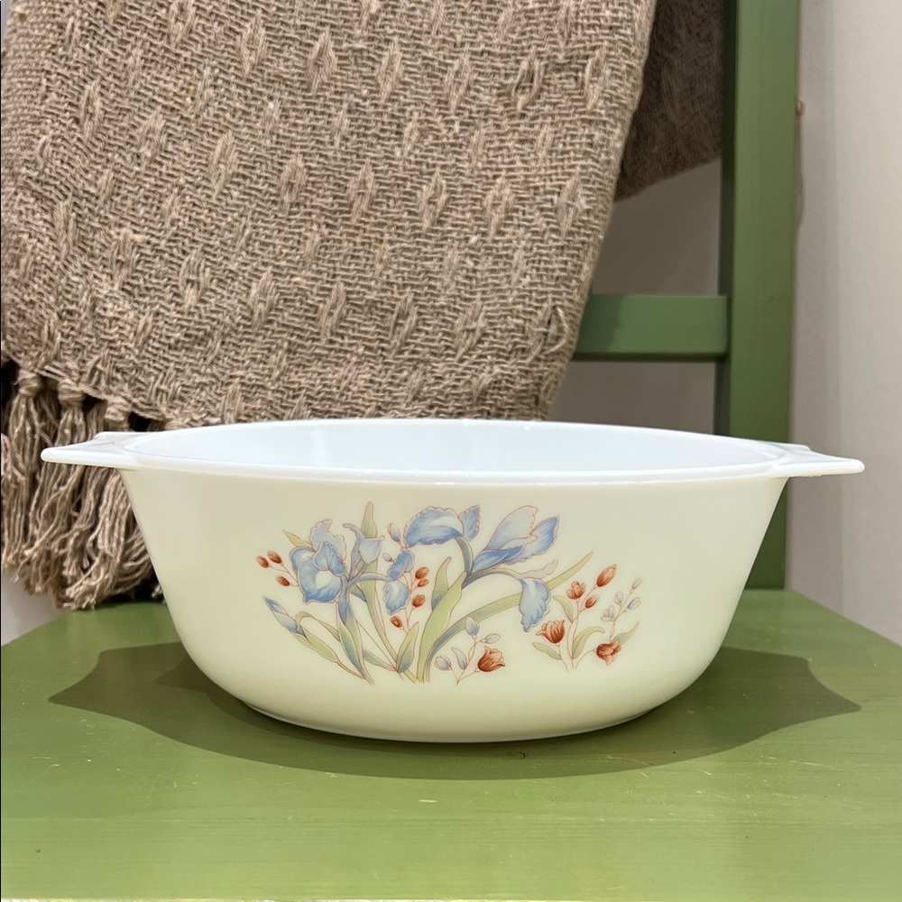 Vintage Pyrex “Blue Iris” Casserole Dish – Made in England